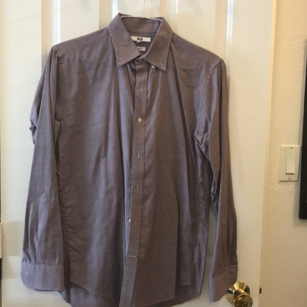 Uniqlo men’s dress shirt